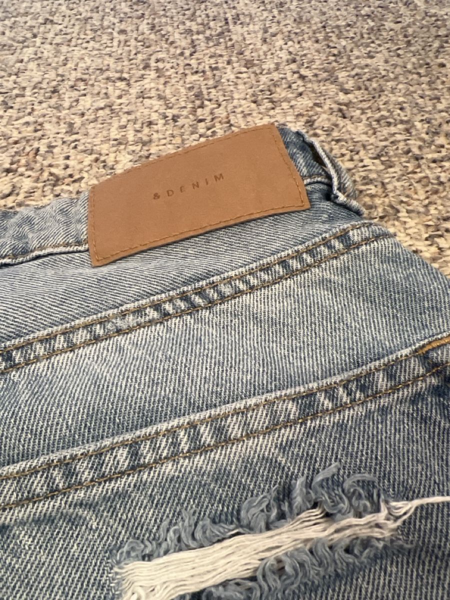 Jeans: Low Waist Ripped Jeans – Usato da Klosters venduto da ladinaa.5 3