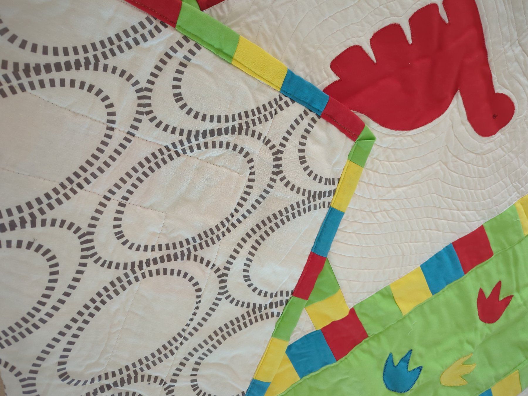 Couvertures: Patchwork-/ Krabbeldecke/Spieldecke/ NEU HANDMADE – Neuf (Voir description) à Zug par vik_8fdf 3