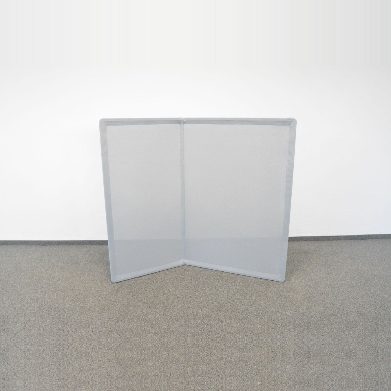 Armadi: Steelcase B Free Trennwand - Hellgrau – Usato da Schönenwerd venduto da mcofficeshop
