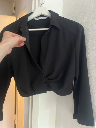 Schwarze Zara Bluse, cropped 