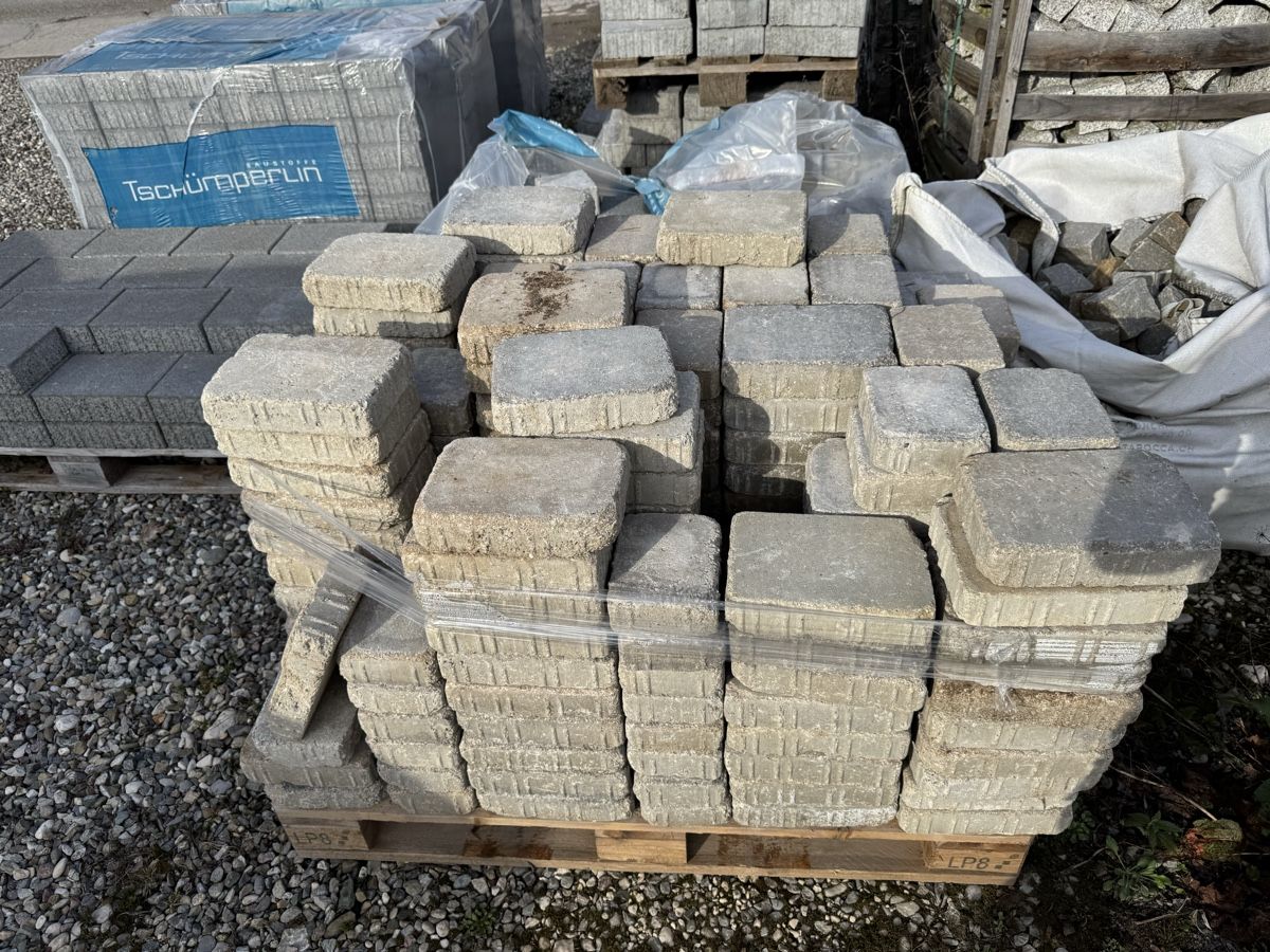Rivestimenti per pavimenti: Diverse Betonbodenbeläge – Nuovo (secondo la descrizione) da Aesch BL venduto da strawberry. 1