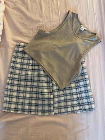 Top mit kariertem Mini-Jupe Gr.38/M