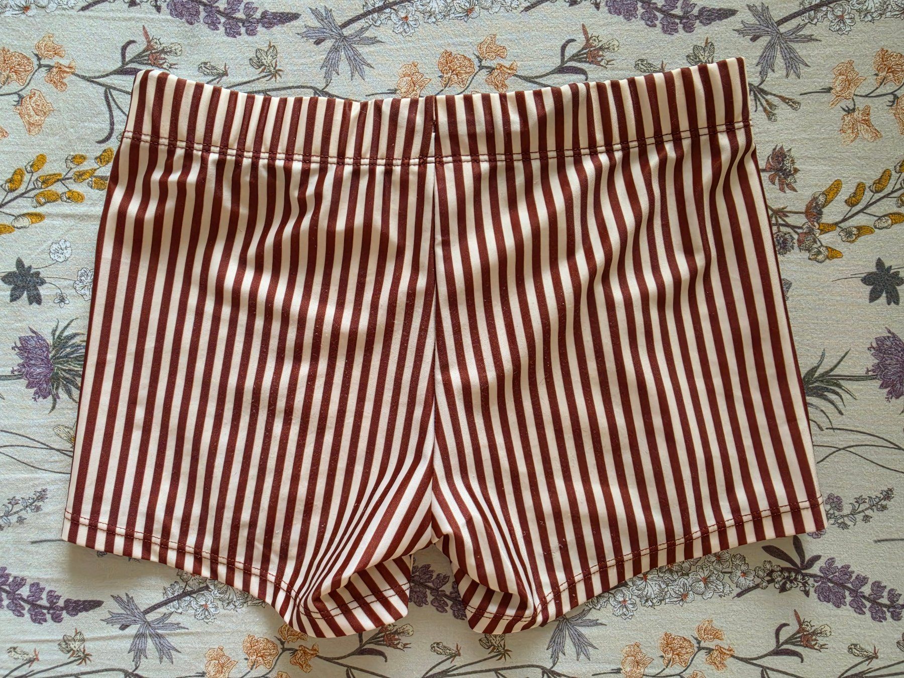 H&M Costumi da bagno: chice gestreifte Badehose Gr. 134/140 – Usato da Zürich venduto da Pemberleys 2