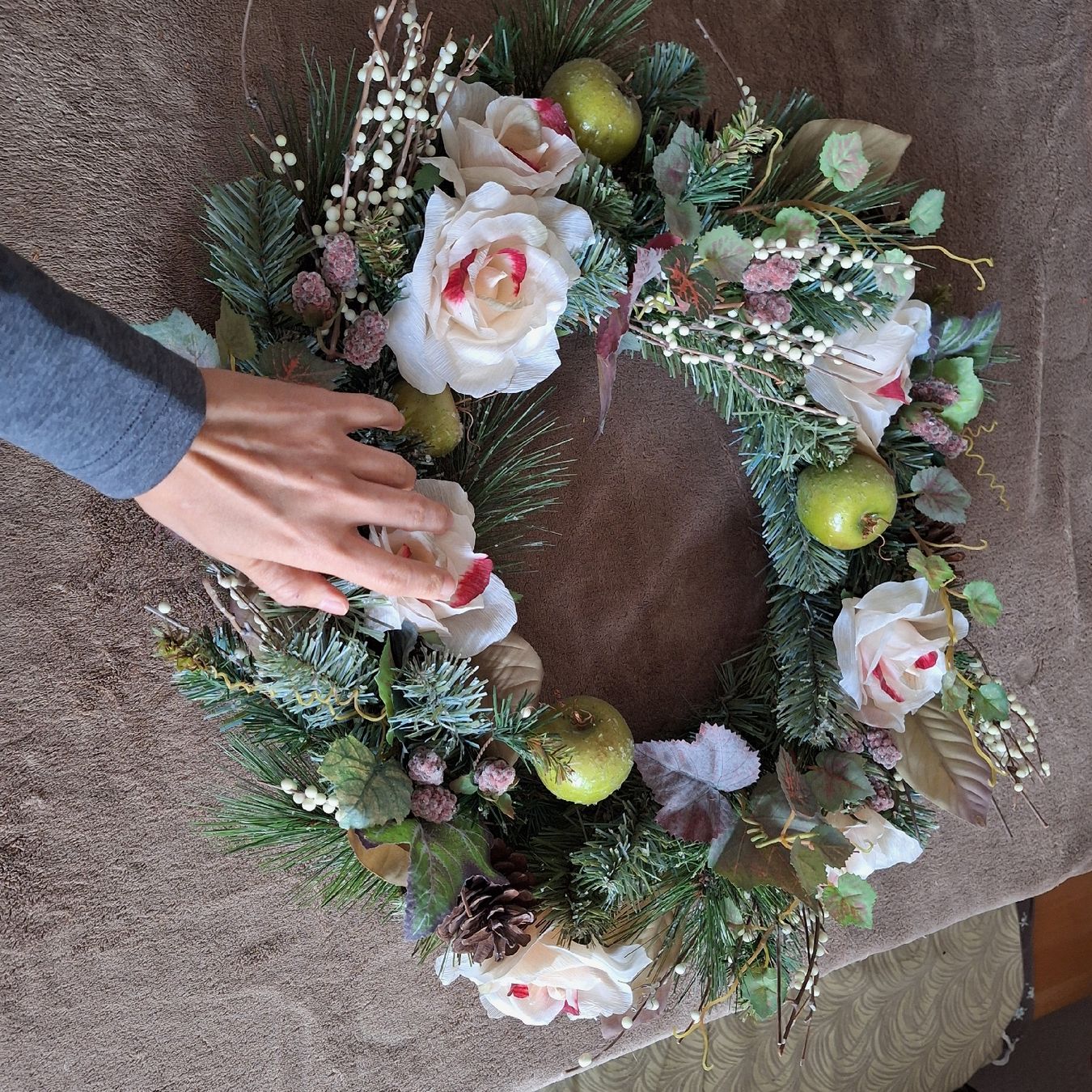 Tutte le decorazioni: Grosser Kunstblumen Kranz, Türkranz – Usato da Winterthur venduto da Goldpipau 4