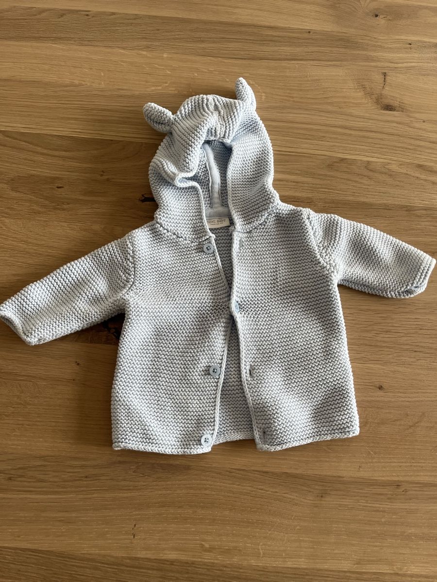 Giacche & Cappotti: Schöne Strick-Jacke mit Kapuze, 3-6 Monate – Usato da Wolfhausen venduto da Celie87