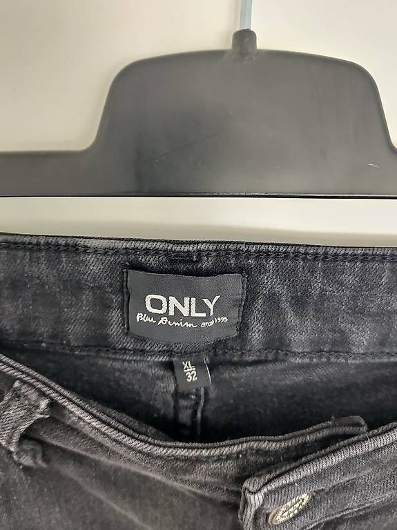 Only Jeans: Jeans Slim taille haute Only taille M – Gebraucht aus Morges von L_6688 1