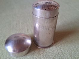 antiker Muskat-Streuer , versilbert, graviert