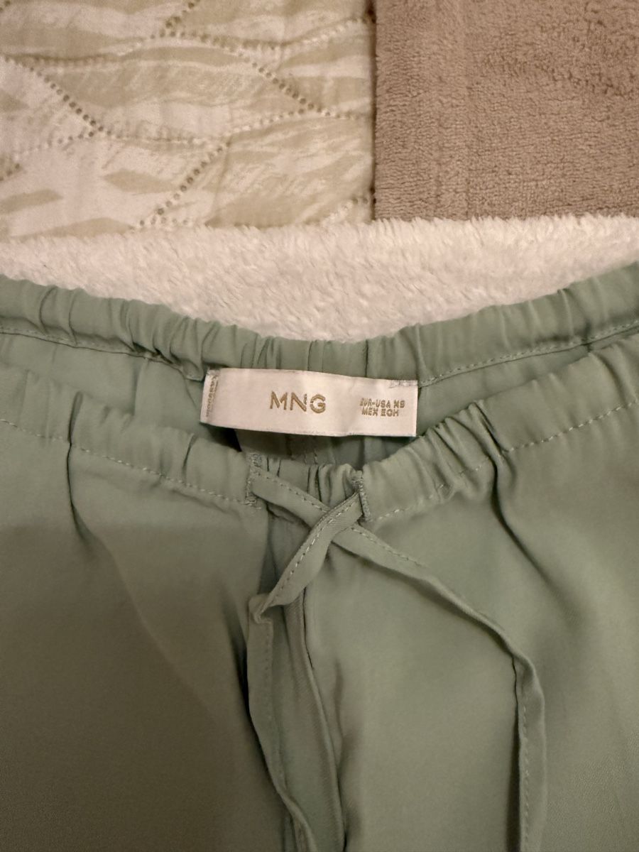 Mango Pantaloni: Mintgrüne Freizeithkse MNG – Nuovo (secondo la descrizione) da St. Moritz venduto da ari_9fcv 1