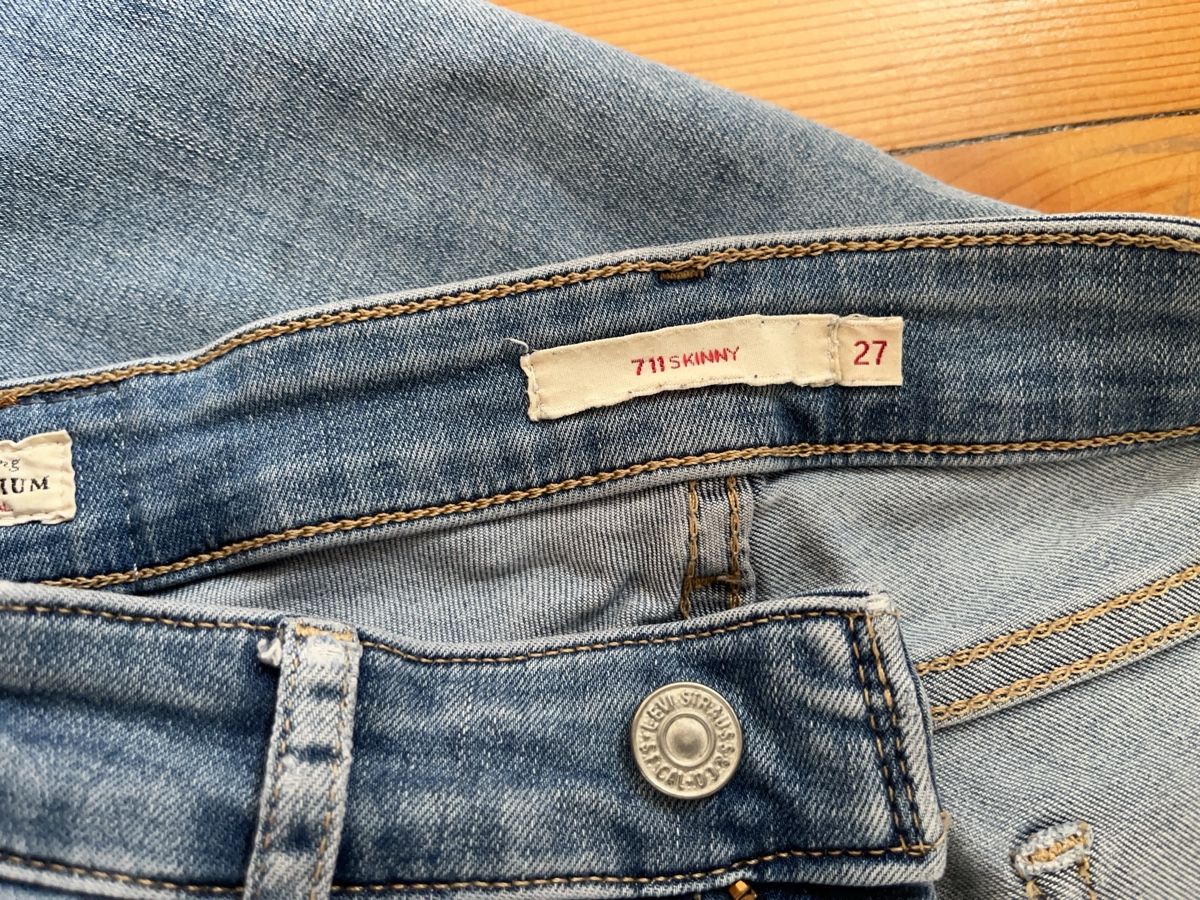 Levi's Jeans: Skinny Jeans Levis hellblau Grösse 27 – Usato da Laupen BE venduto da jes_y6q8 3
