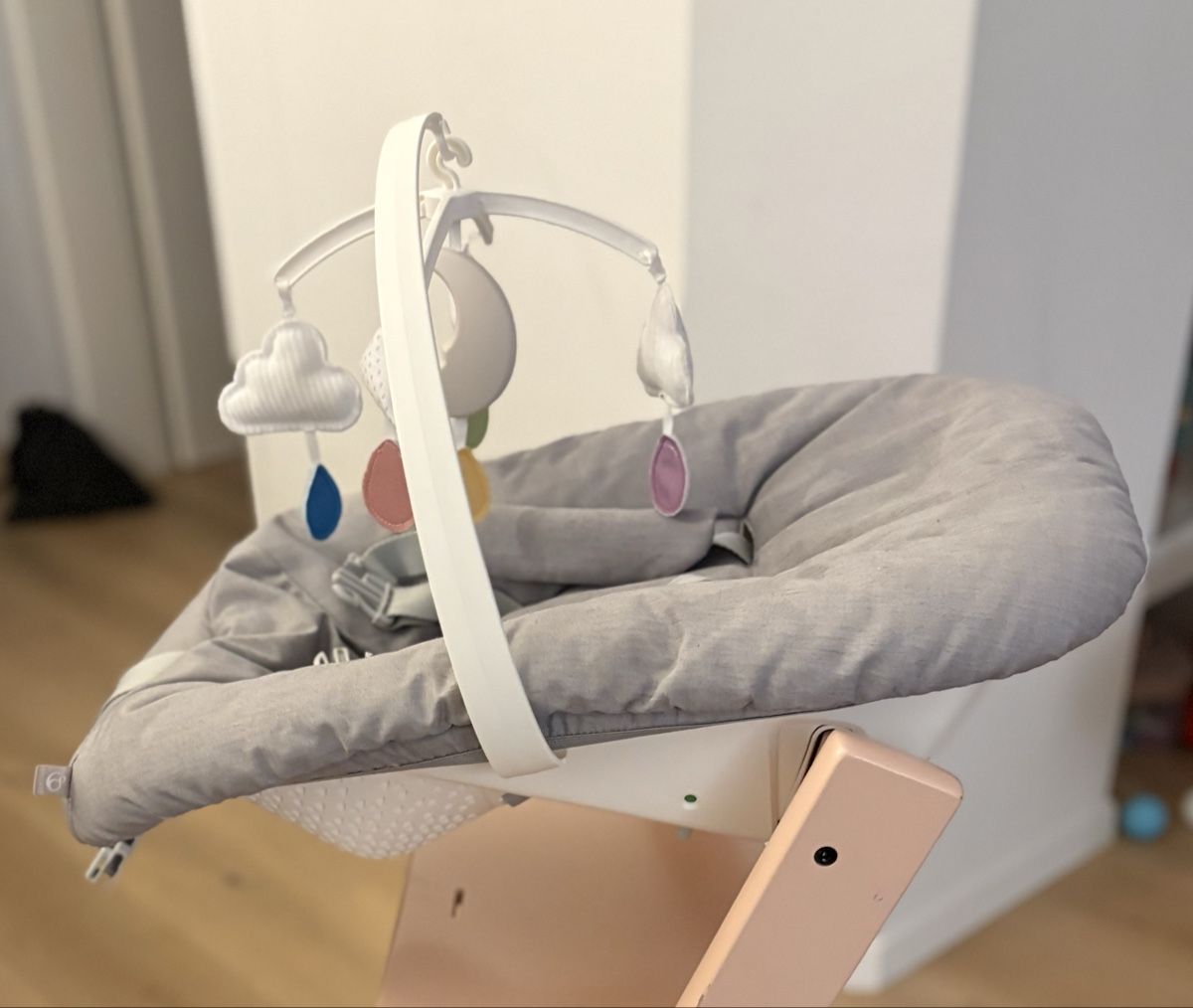 Stokke Seggioloni: Stokke Tripp Trapp Newborn Set – Usato da Zürich venduto da Mrrsterling 1