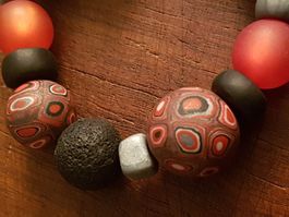 Armband Lagenlook à la Millefiori Lava schillerig schwarzrot