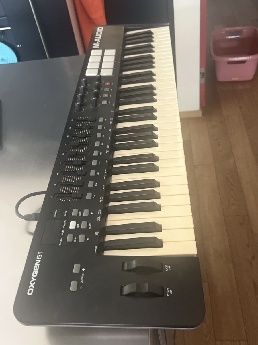 Strumenti musicali: Keyboard M-Audio Controller Oxygen 61 – Usato da Zürich venduto da Kb6464 1