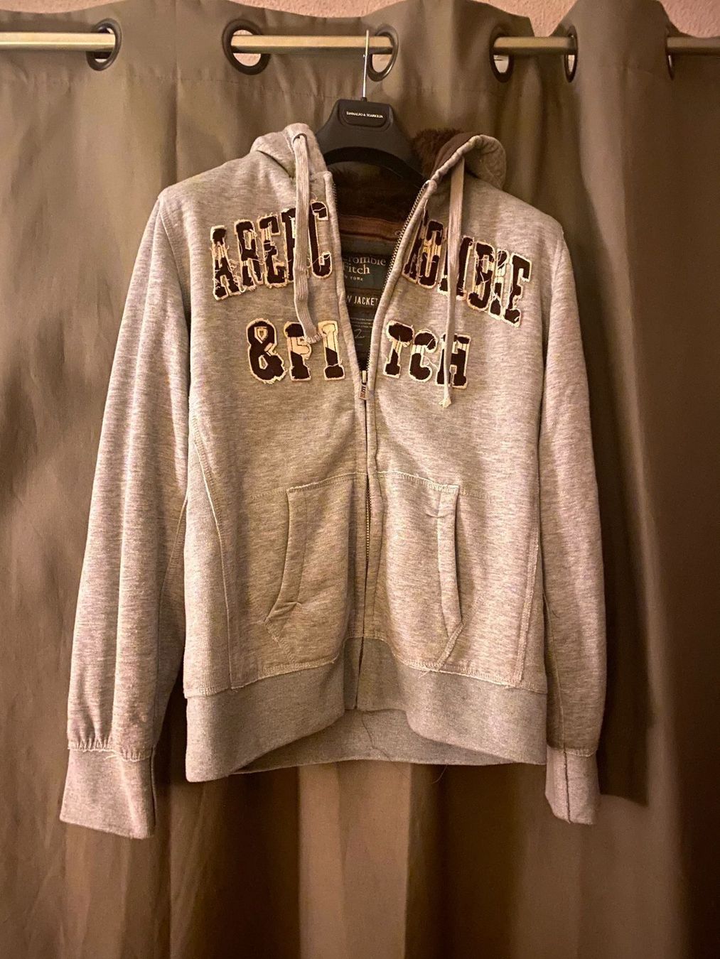 Abercrombie Giacche: Veste Abercrombie & Fitch – Usato da Poliez-le-Grand venduto da Fofanou17 1
