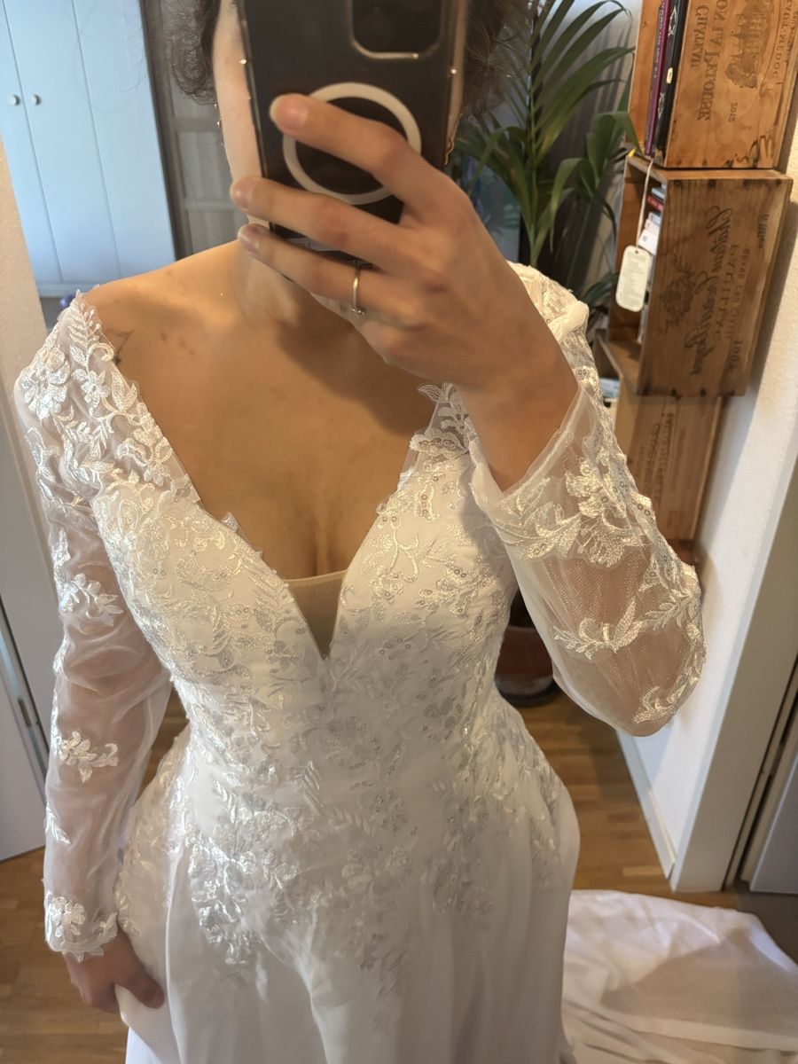 Vestiti: Robe de mariée  – Nuovo (secondo la descrizione) da Vevey venduto da nis_nj5p 6