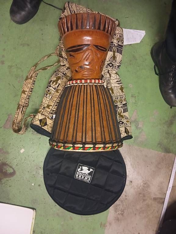 Strumenti musicali: Djembe mit Tasche – Usato da Basel venduto da Petergunn 1