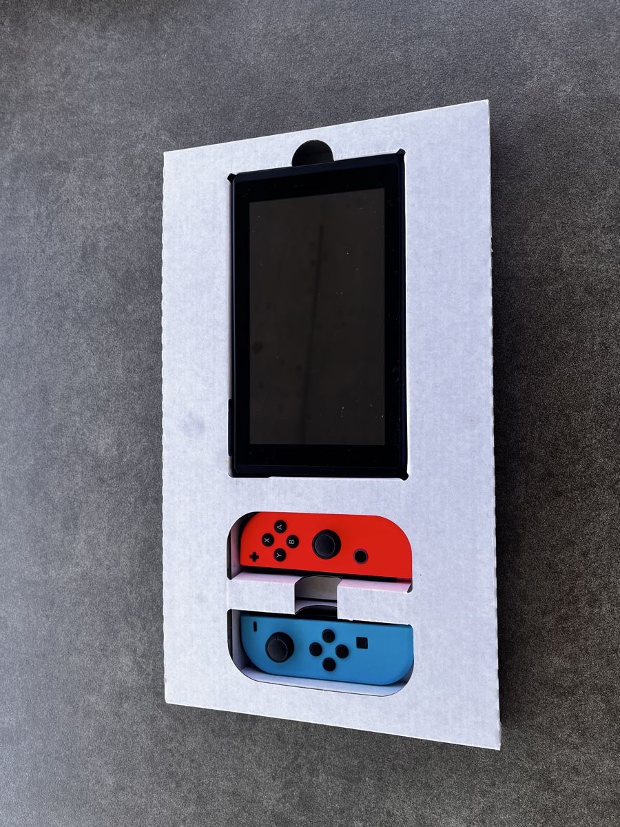 Nintendo Console: NINTENDO SWITCH 1 - CONSOLE DE SALON – Usato da Malleray venduto da LaMano667 2