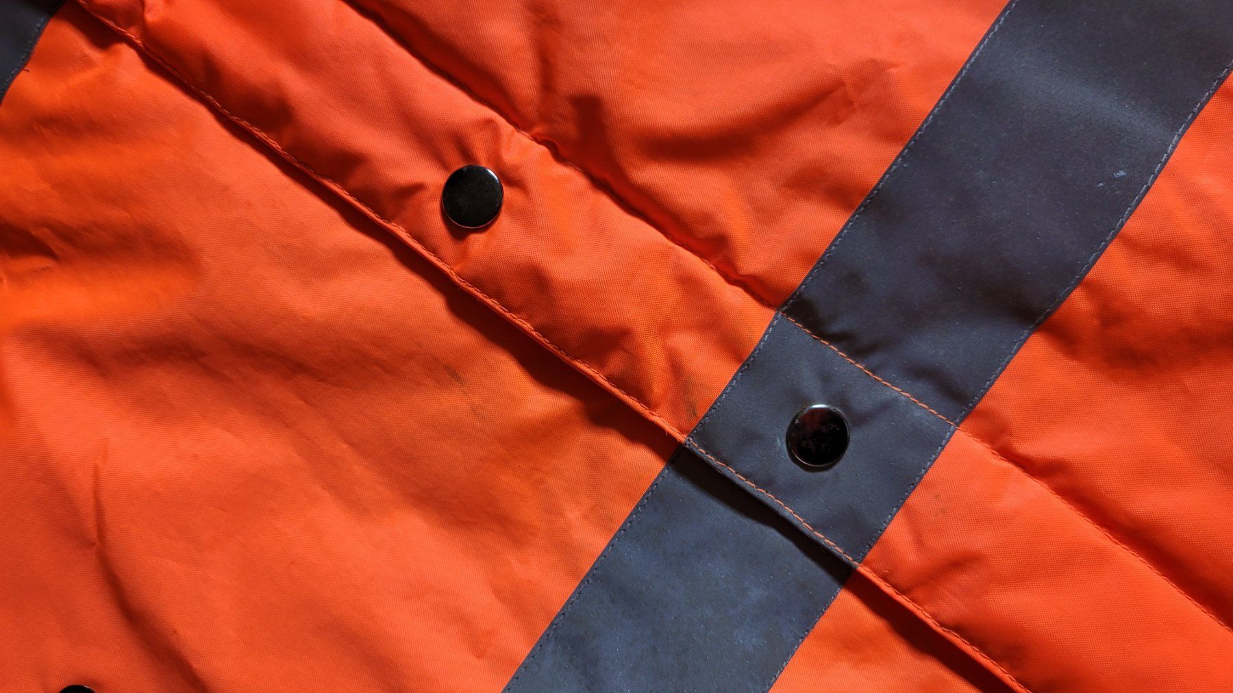 Giacche: zwei Jacken Sicherheits Weste M & Windjacke L – Usato da Emmenbrücke venduto da yanndrechsler 2