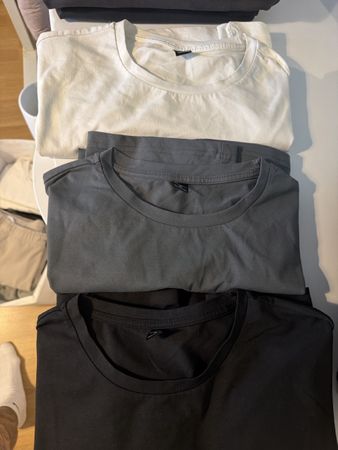 3 Basic tshirt Gr 1L und 2 XL