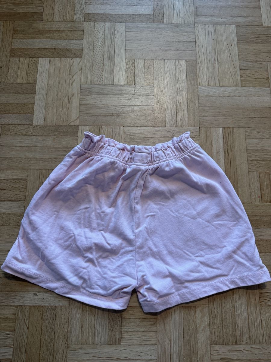Zara Pantaloni: Zara Shorts, Grösse 122 – Usato da Kleinandelfingen venduto da les_gb7w 1