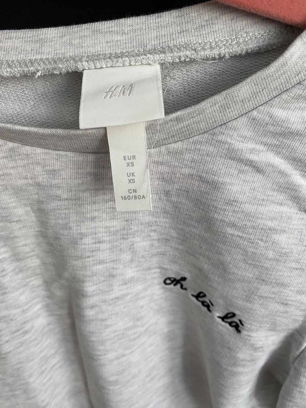 H&M T-shirt: Pull H&M gris manches bouffantes XS – Usato da Sion venduto da pur_m89d 2