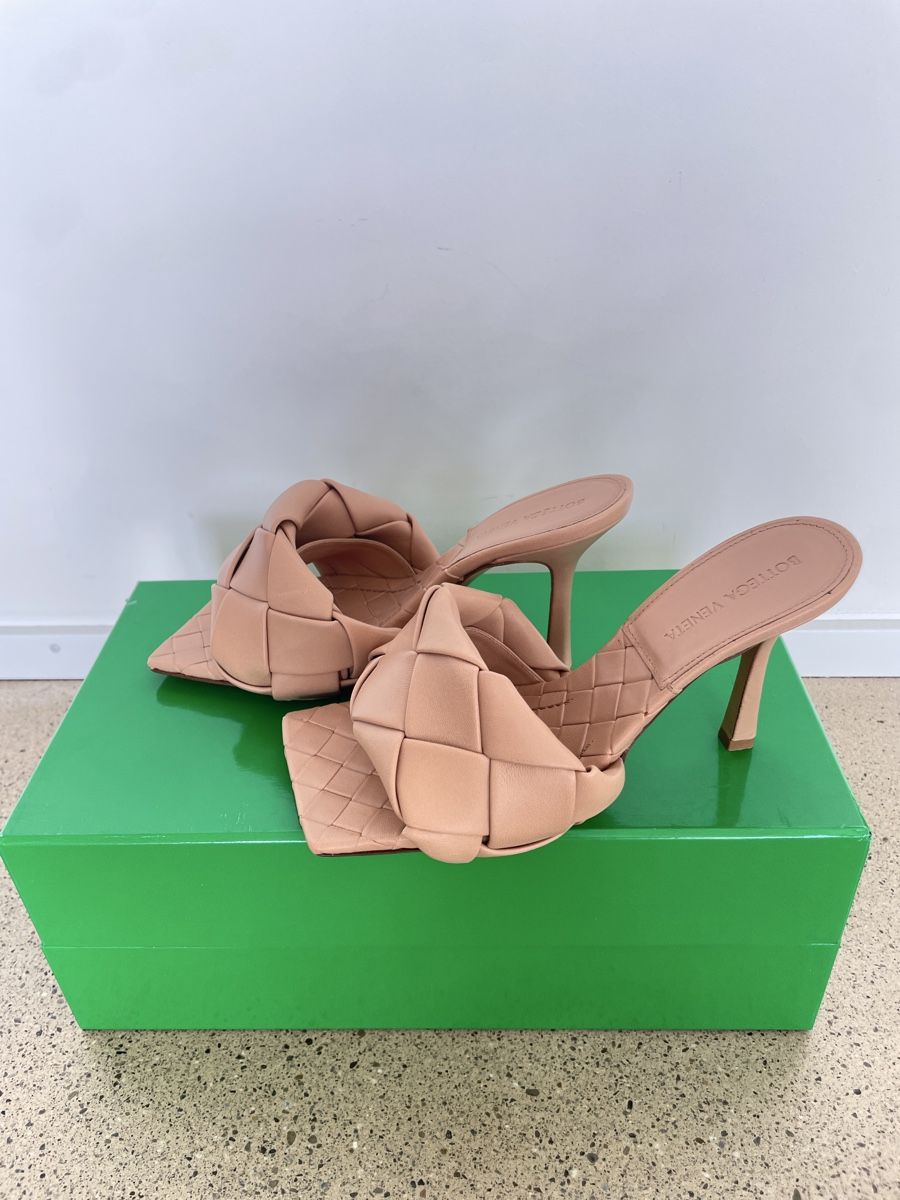 Bottega Veneta Scarpe da donna: Bottega Veneta Lido Mules – Usato da Stäfa venduto da Nicole093 3