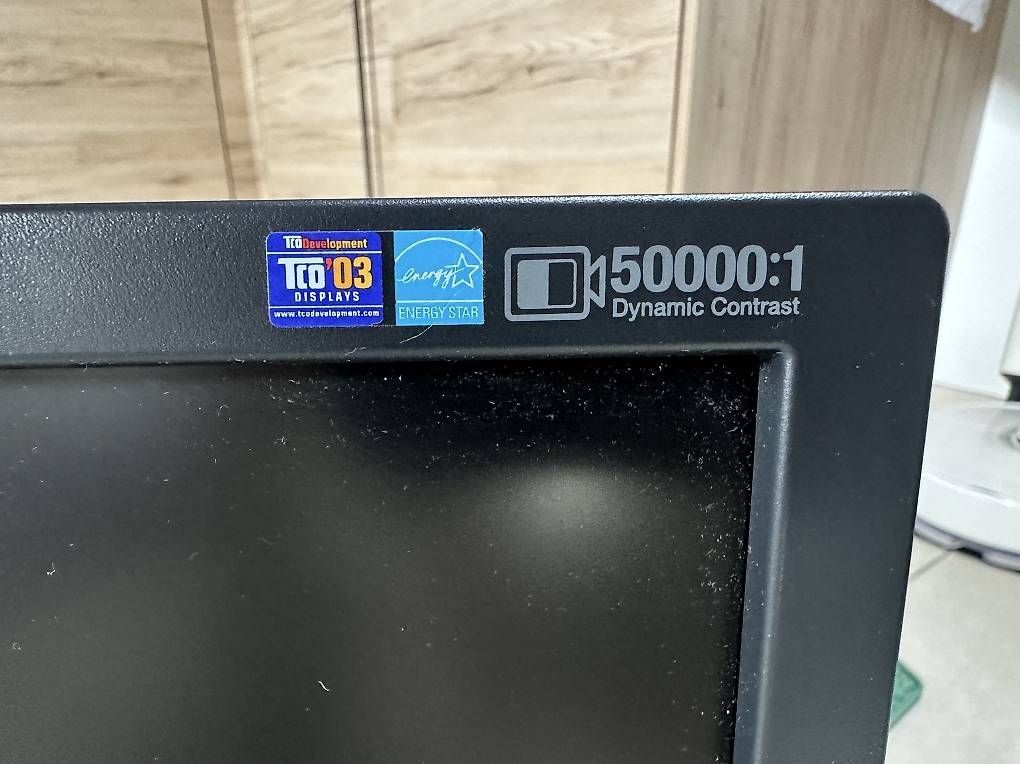 Monitor: écran Samsung SyncMaster 24" – Usato da Chevenez venduto da flofpv 1