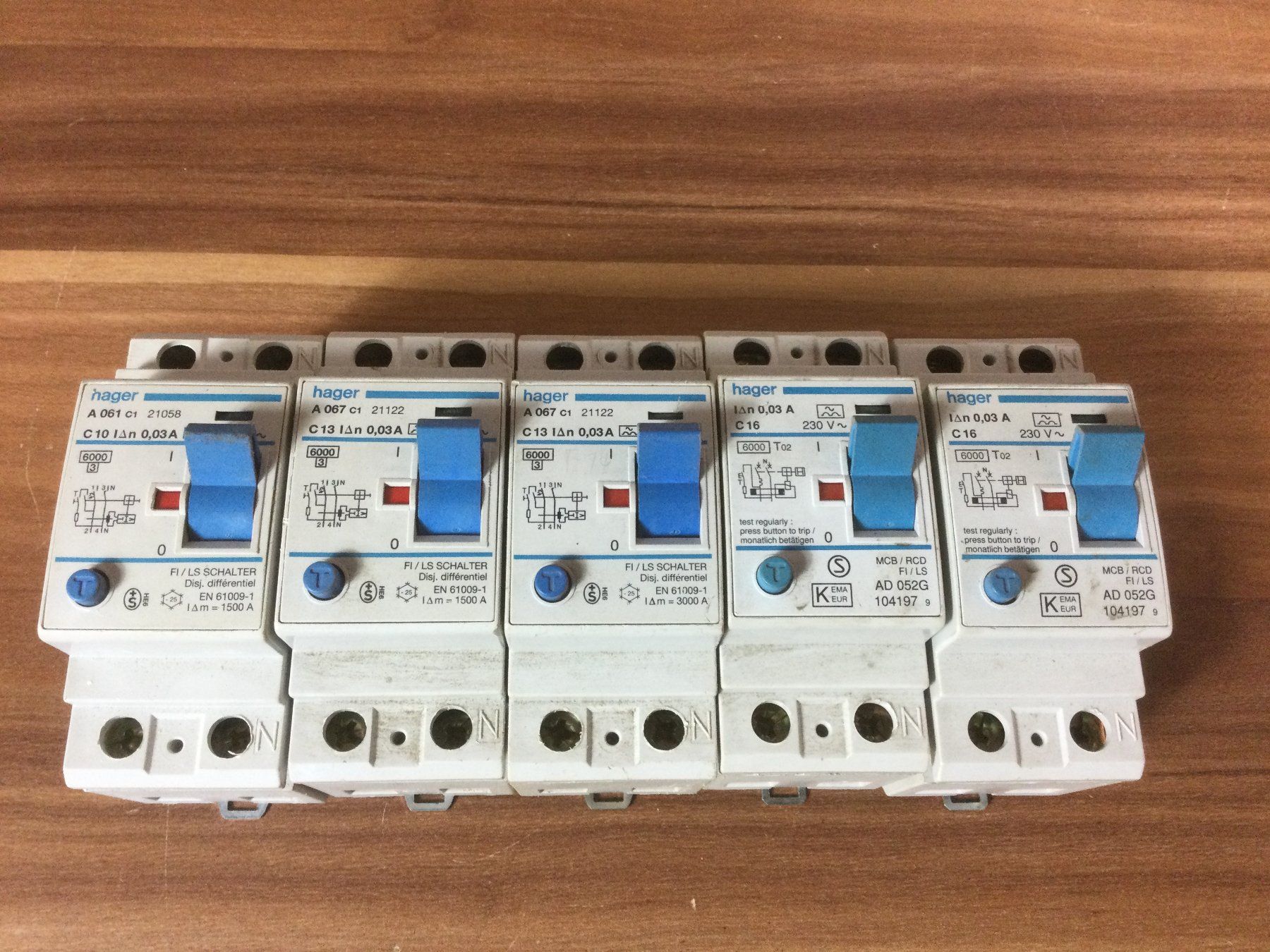 Hager Componenti elettronici: Gebrauchte Hager Leitungsschutzschalter C10, C13, C16 – Usato da Wangen SZ venduto da kuriosum12