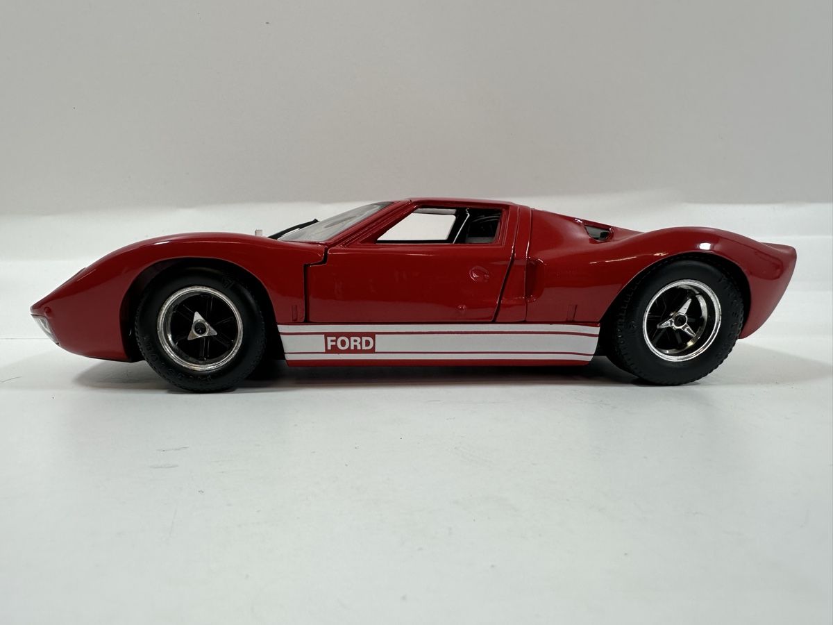 Jouef Modellini d'auto: Ford GT 40 1:18, rot, JOUEF EVOLUTION  – Usato da Zofingen venduto da rf9_x2xt 2