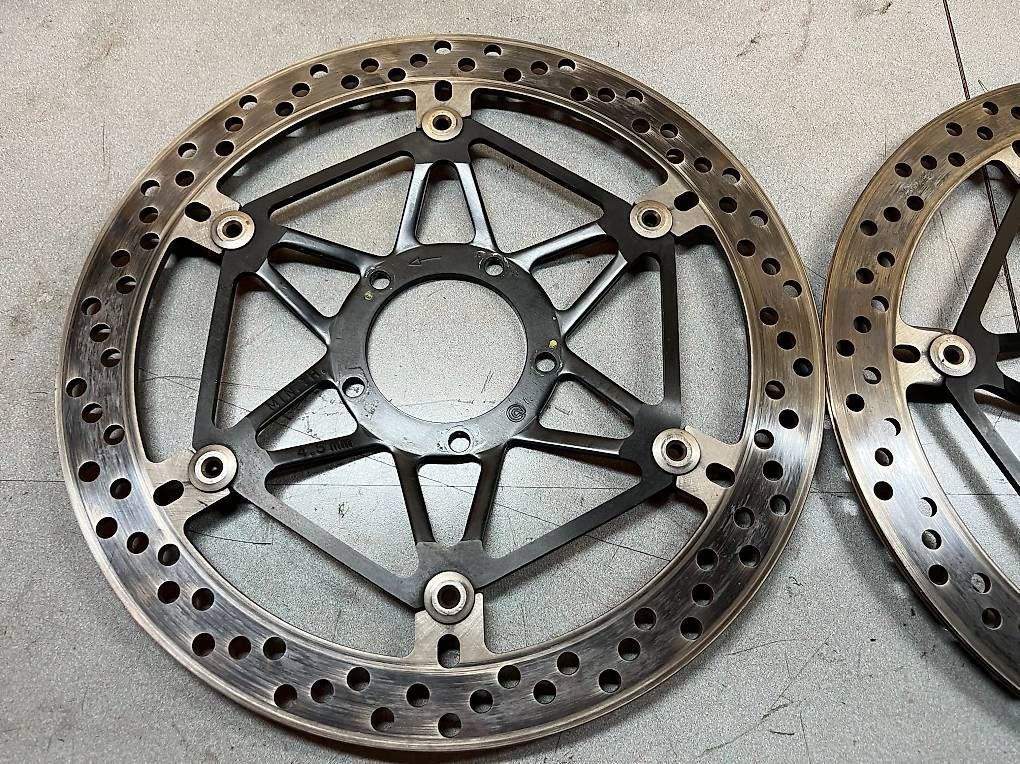 Tutti pezzi di ricambio auto: Brembo Bremsscheiben Panigale – Usato da Rufi venduto da GrizzlyundPocahontas