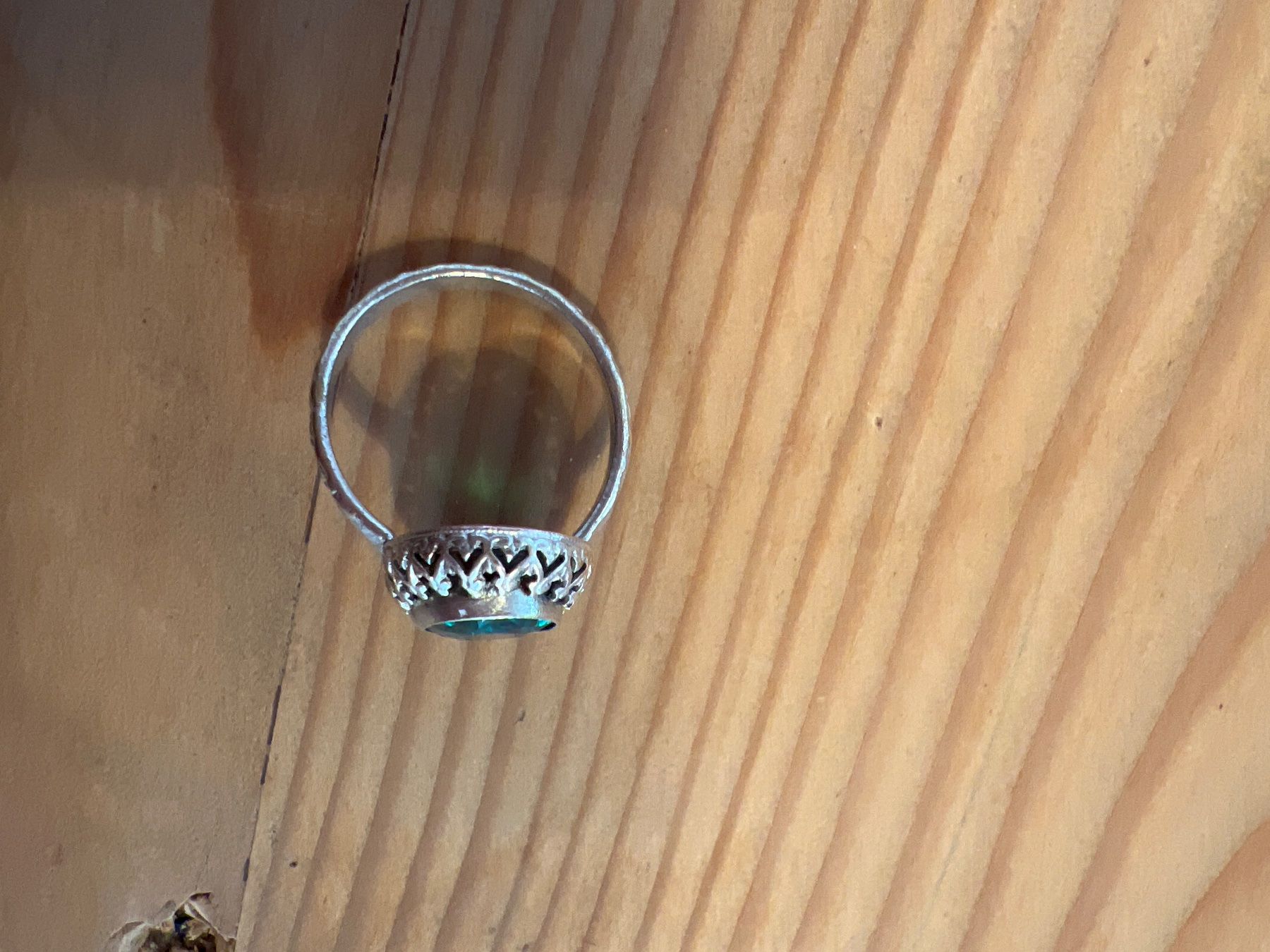 Ringe: Antik Silber Art Deco Ring mit grünem Stein – Gebraucht aus Buchs SG von  1