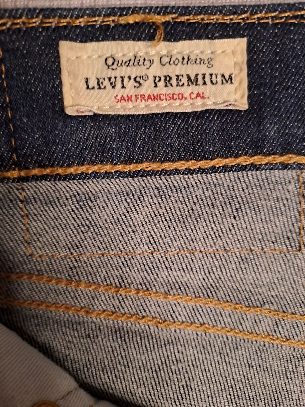 Levi's Jeans: Levi's Jeans 512 Premium W27 L32 – Gebraucht aus Capolago von LA.BOTTEGA 1