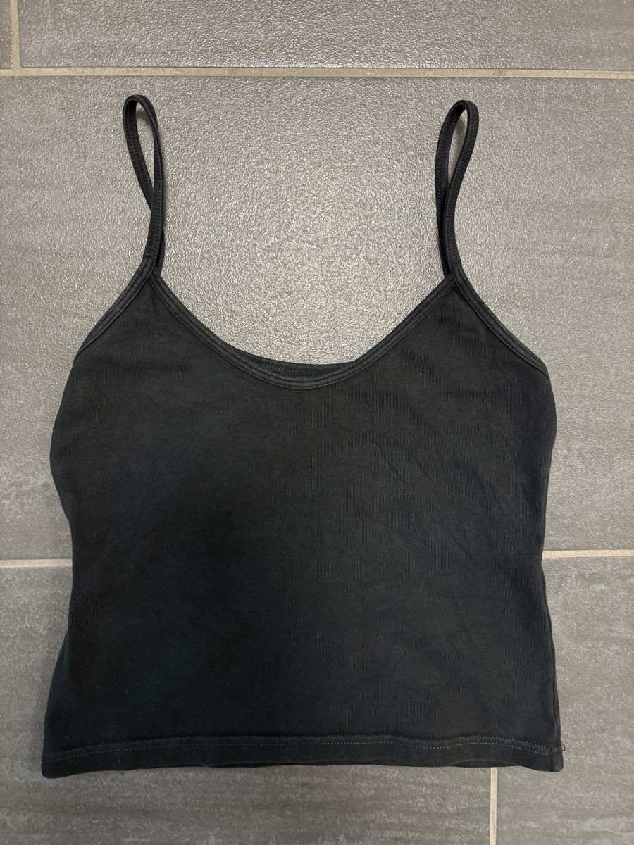 Brandy Melville Top: Brandy Melville Top mit BH – Usato da Rümlang venduto da svent 1