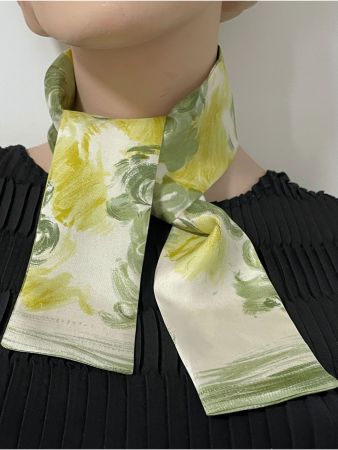 Twilly kleiner Schal 100% Seide handmade Silvia-K mattgrün
