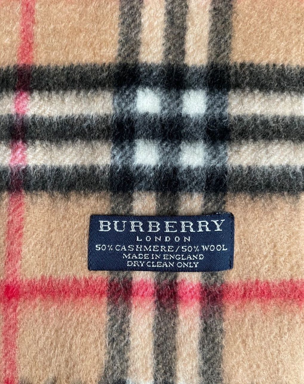 Burberry Foulard & Sciarpe: Burberry Schal – Usato da Schöfflisdorf venduto da Rainer_Wein 2