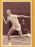 Fred Stolle, Original Autogramm auf Foto in s/w