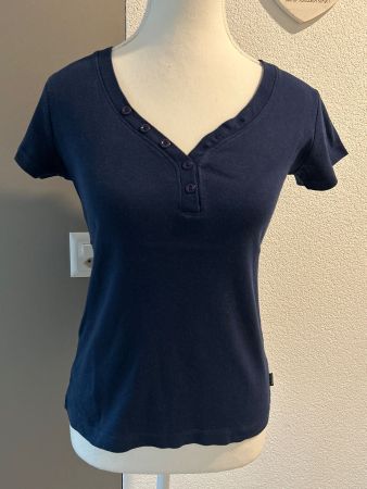 Damen T-Shirt dunkelblau mit Knopfleiste von Chicorée Gr. XS