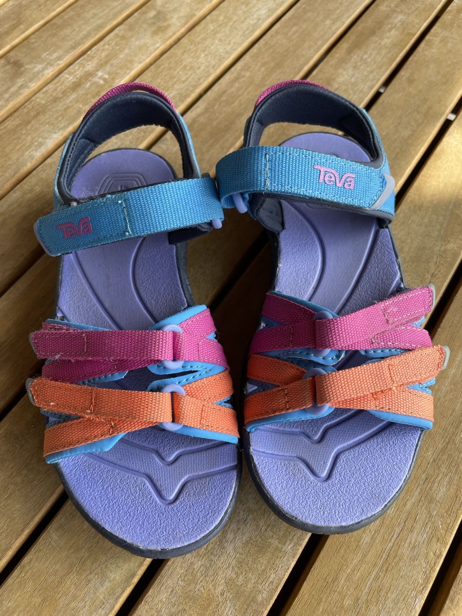 Teva Chaussures garçon: Teva Kinder Trekkingsandale Gr 29 – D'occasion à Nürensdorf par Kassandra13
