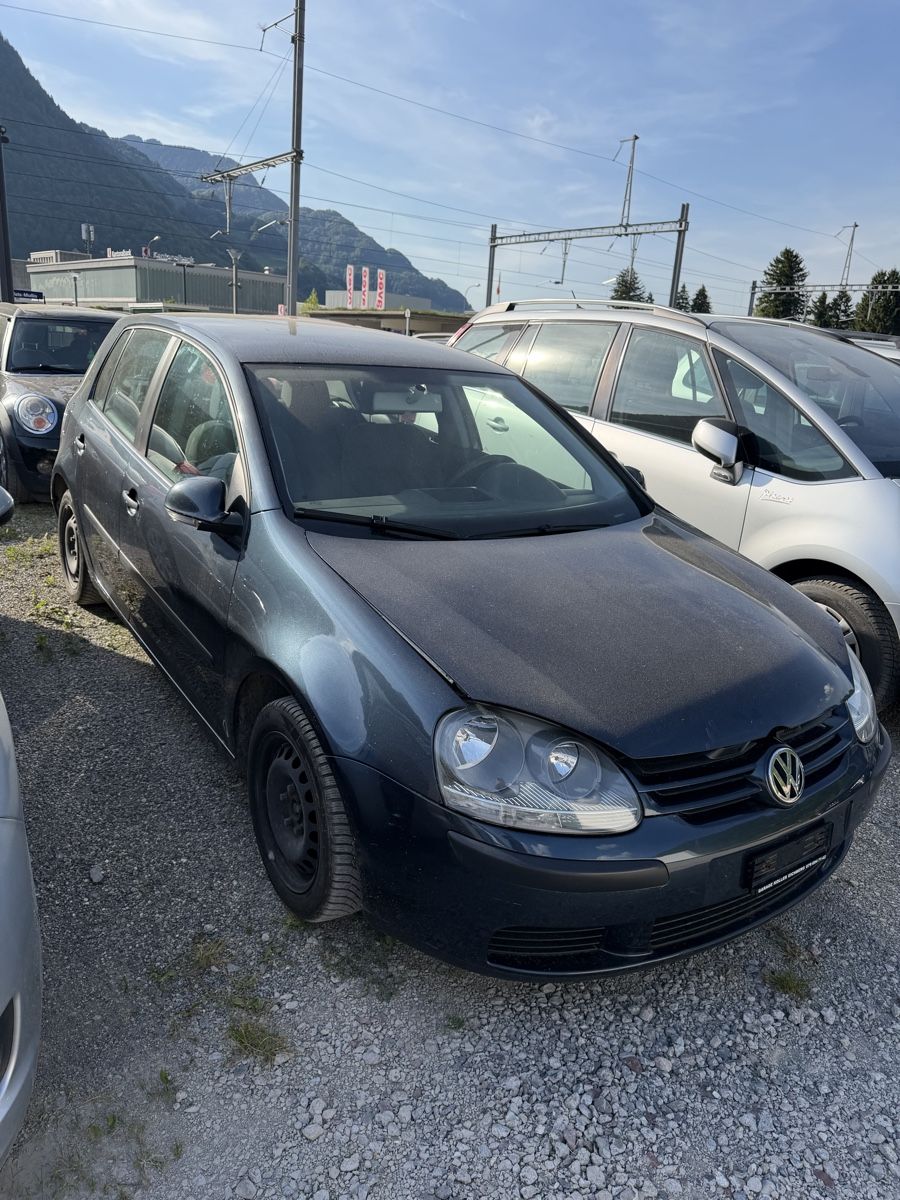 VW Autos: VW Golf V 1.6 Benzin  – Gebraucht aus Mollis von BSL10 1