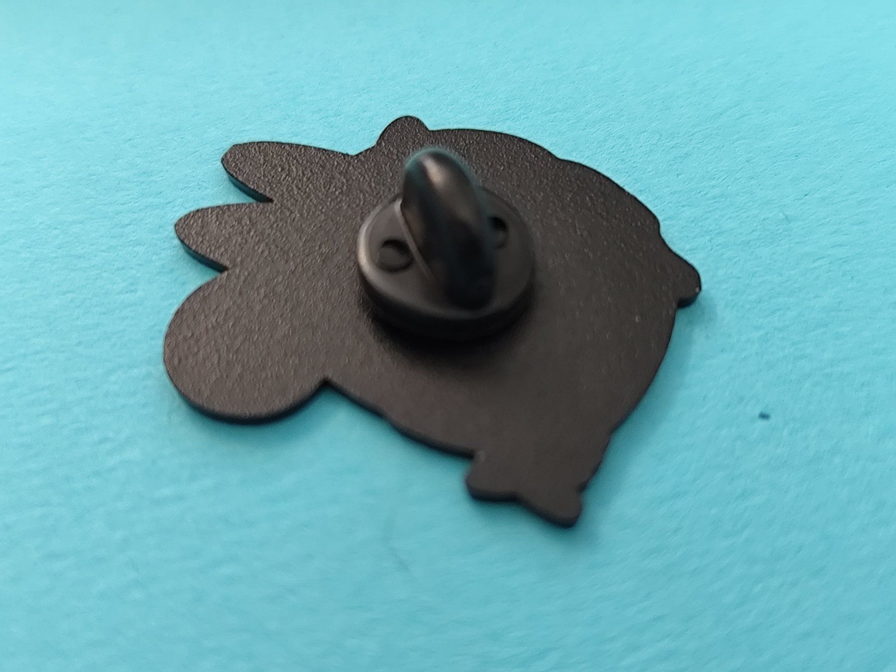 Plaketten & Abzeichen: Pin: Labubu Schläft & Träumt ca. 3 cm – Neu und originalverpackt aus Bettingen von hamau2012 1