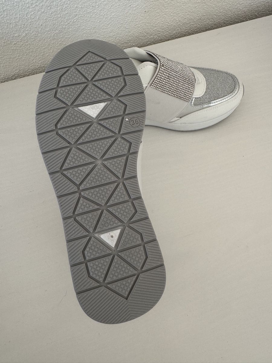 Scarpe da donna: Sneakers Glitzer 36/37 weiss NEU – Nuovo (secondo la descrizione) da Oberglatt ZH venduto da jul_nhy7 4