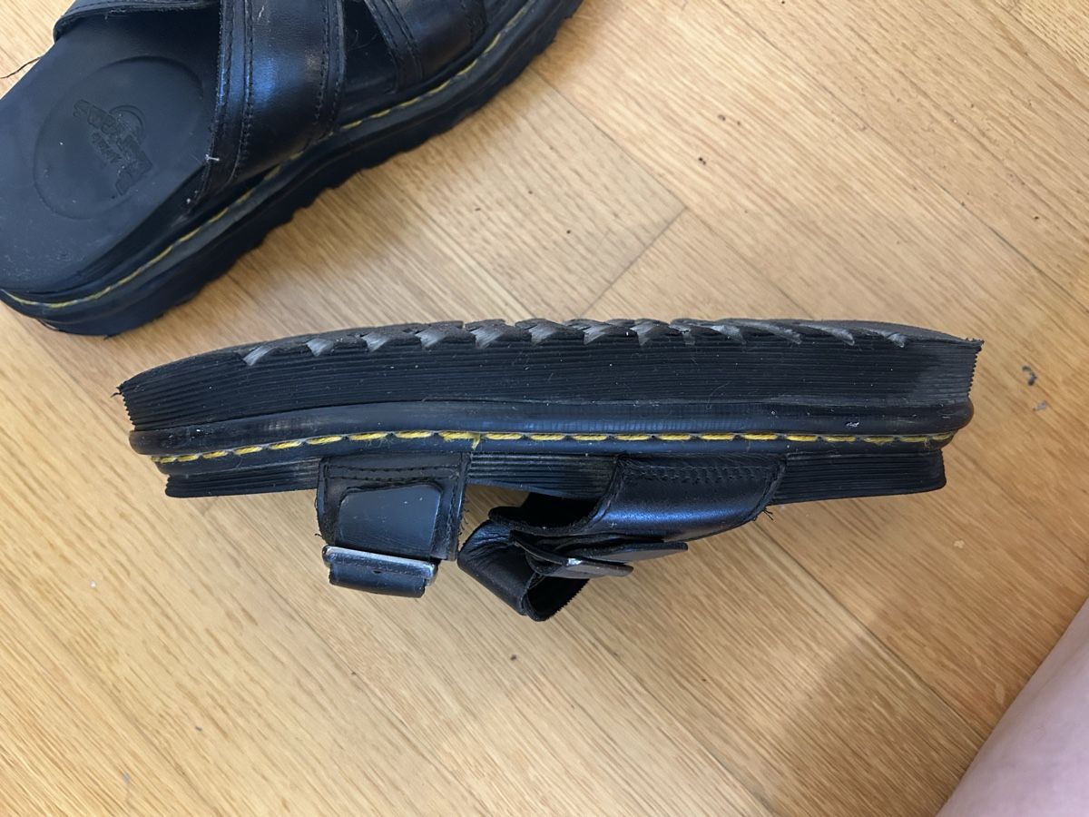 Dr. Martens Damenschuhe: Dr. Martin Sandalen schwarz – Gebraucht aus Zürich von fabuulois 3