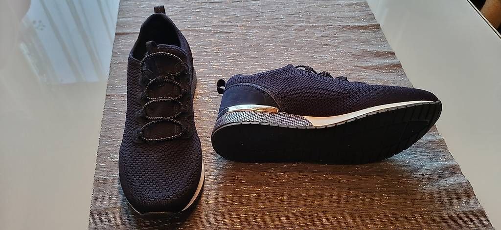 Scarpe da donna: Diverse Schuhe, Schuhensemble, Grösse 40 – Usato da Laupen BE venduto da Ursulam3635 1