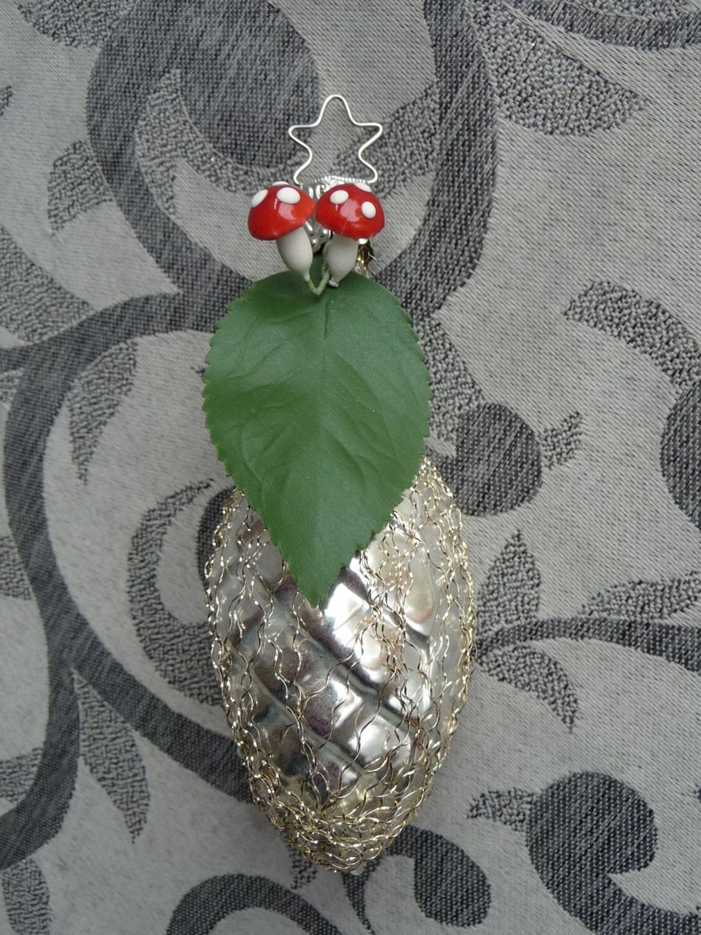 Tutte le decorazioni: Tannzapfen Pilzchen nostalgischer Christbaumschmuck – Nuovo e nell'imballaggio originale da Alpnach Dorf venduto da marvo