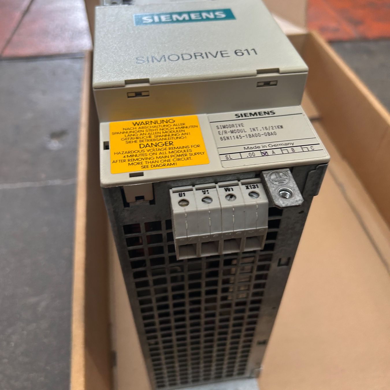 Siemens Componenti elettronici: Siemens Simodrive 611 E/R-Modul Int. 16/21kW – Usato da Untersiggenthal venduto da sinamoll 2