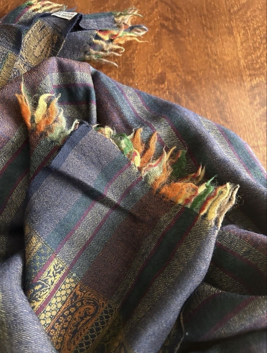Foulards, Tücher & Schals: Pure Wool Paisley Pattern Scarf, Multi-colored – Gebraucht aus Chêne-Bourg von car_d88h 2