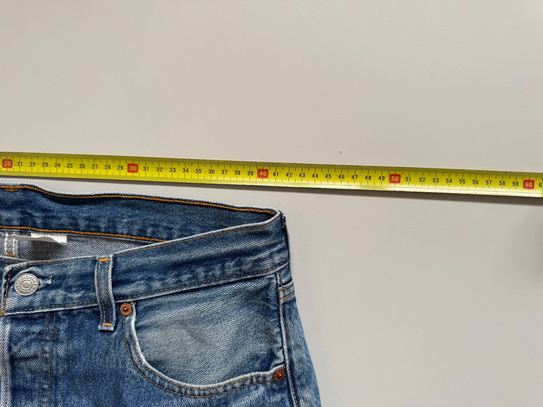 Levi's Jeans: Levis 501 denim W34 L32 with history – Usato da Neuchâtel venduto da _Easy_to_Find_ 4