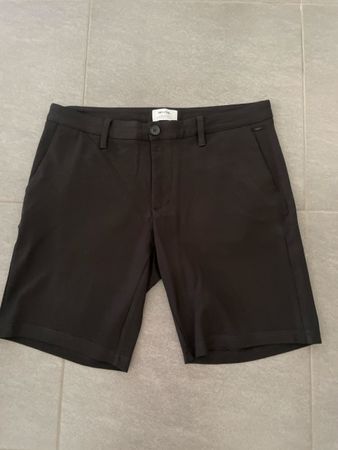 Short noir