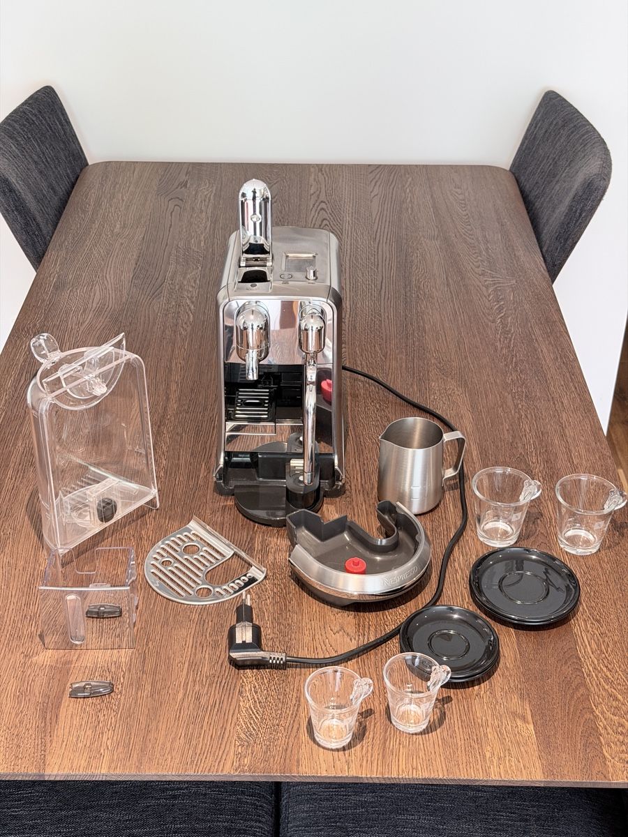 Nespresso Kaffeemaschinen & Espressomaschinen: Nespresso Creatista Plus- Gratis 4 Nespresso Kaffeegläser – Gebraucht aus Regensdorf von scheissspiel