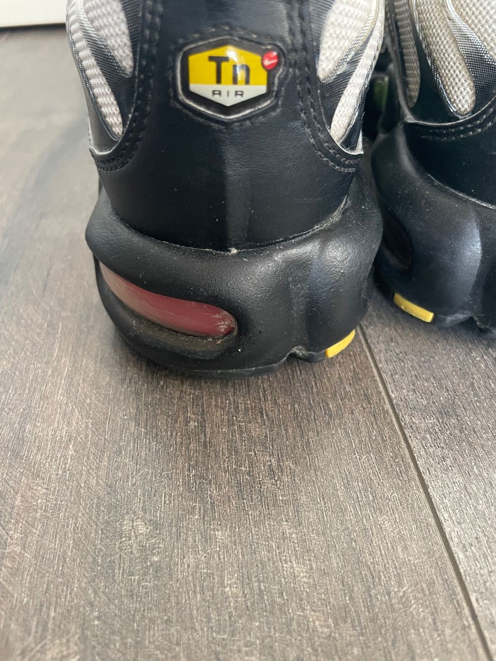 Nike Scarpe da uomo: Nike Tn – Usato da Dompierre FR venduto da matmath 5