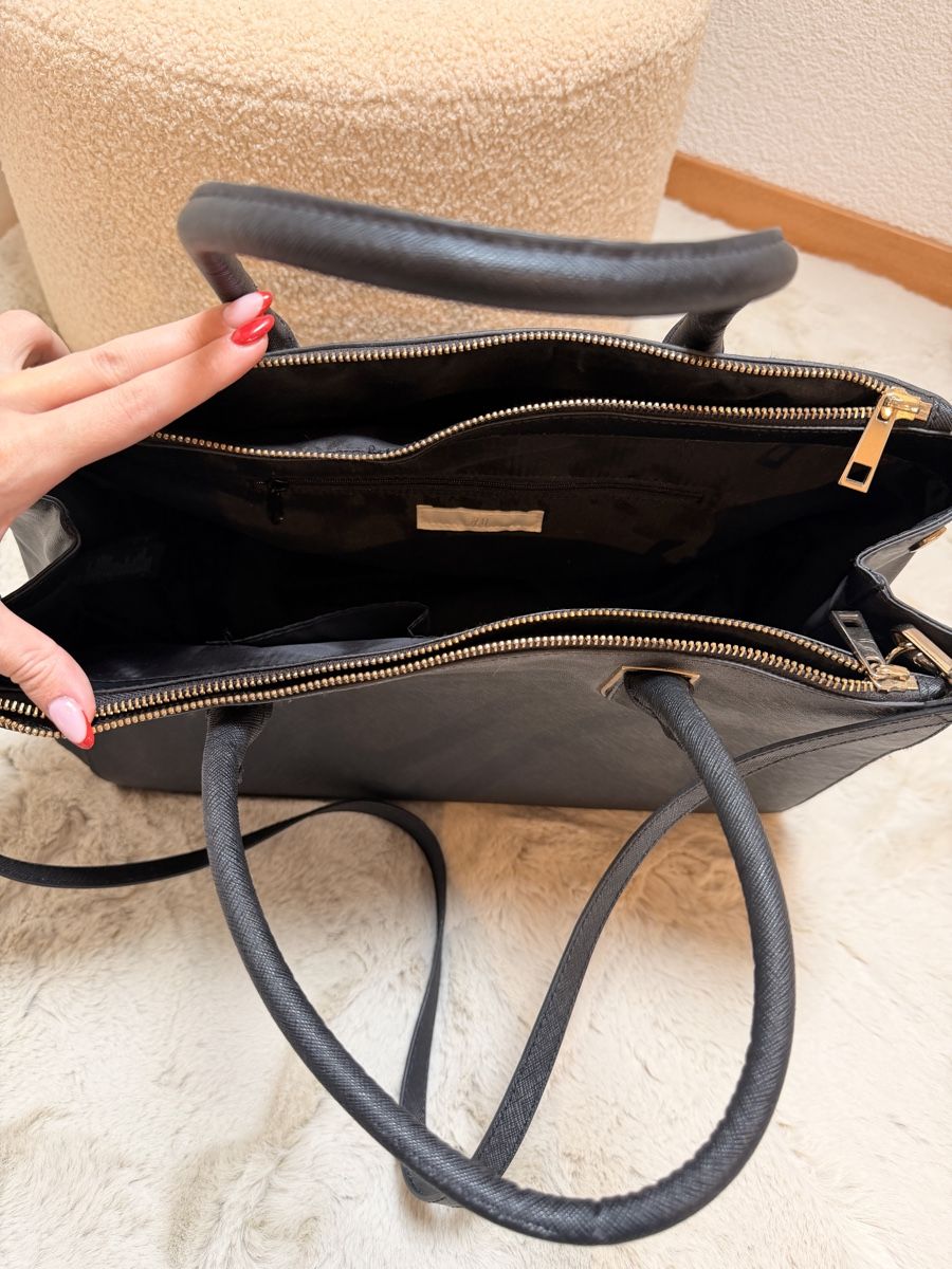 Sacs femmes: Schwarze Handtasche in Lederoptik – D'occasion à Sempach par ljnaelena 2